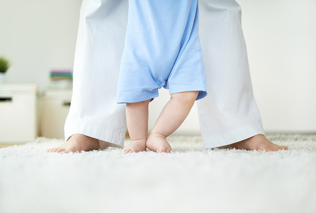 premiers pas de bébé