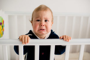 bébé pleure