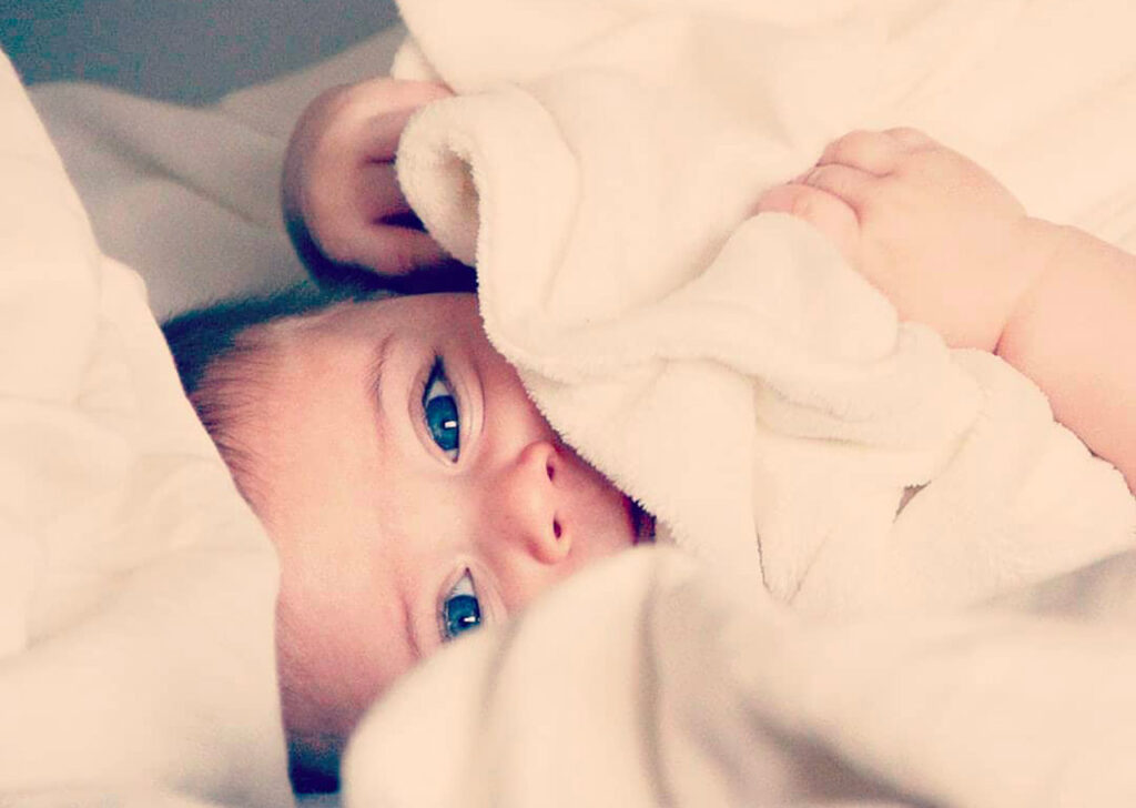 bébé se réveille la nuit pourquoi